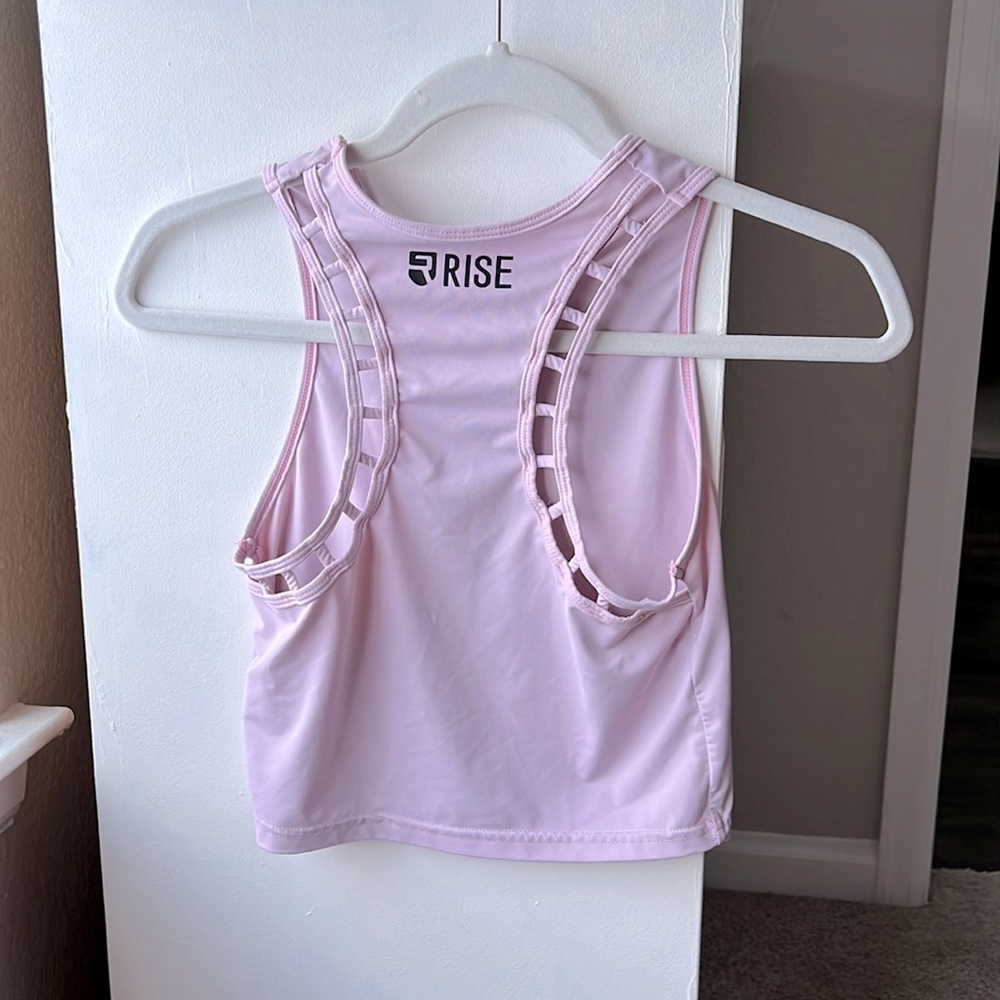 Rise crop tank